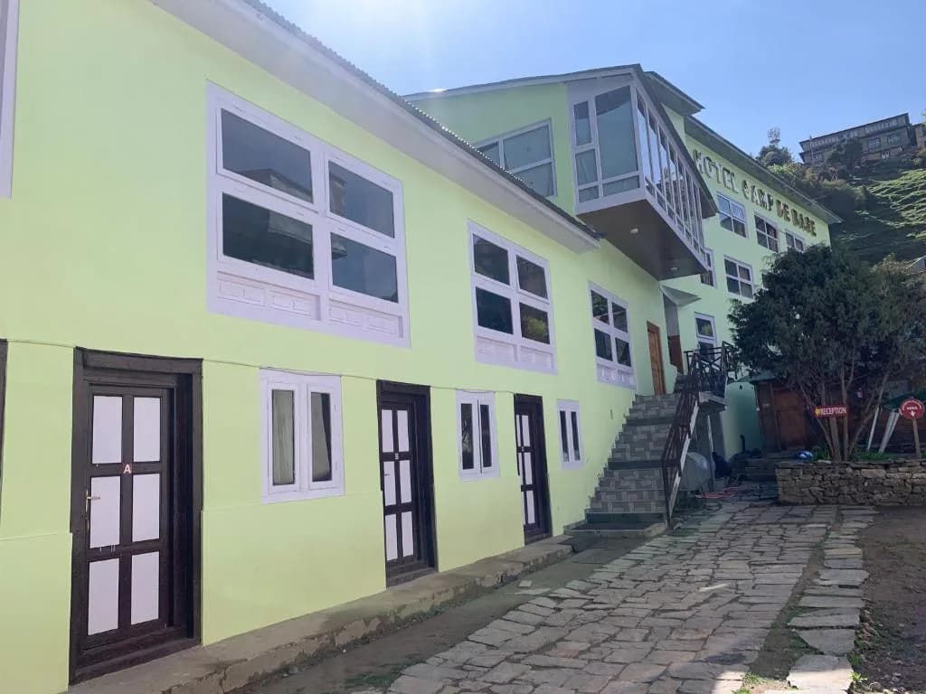 Camp De base