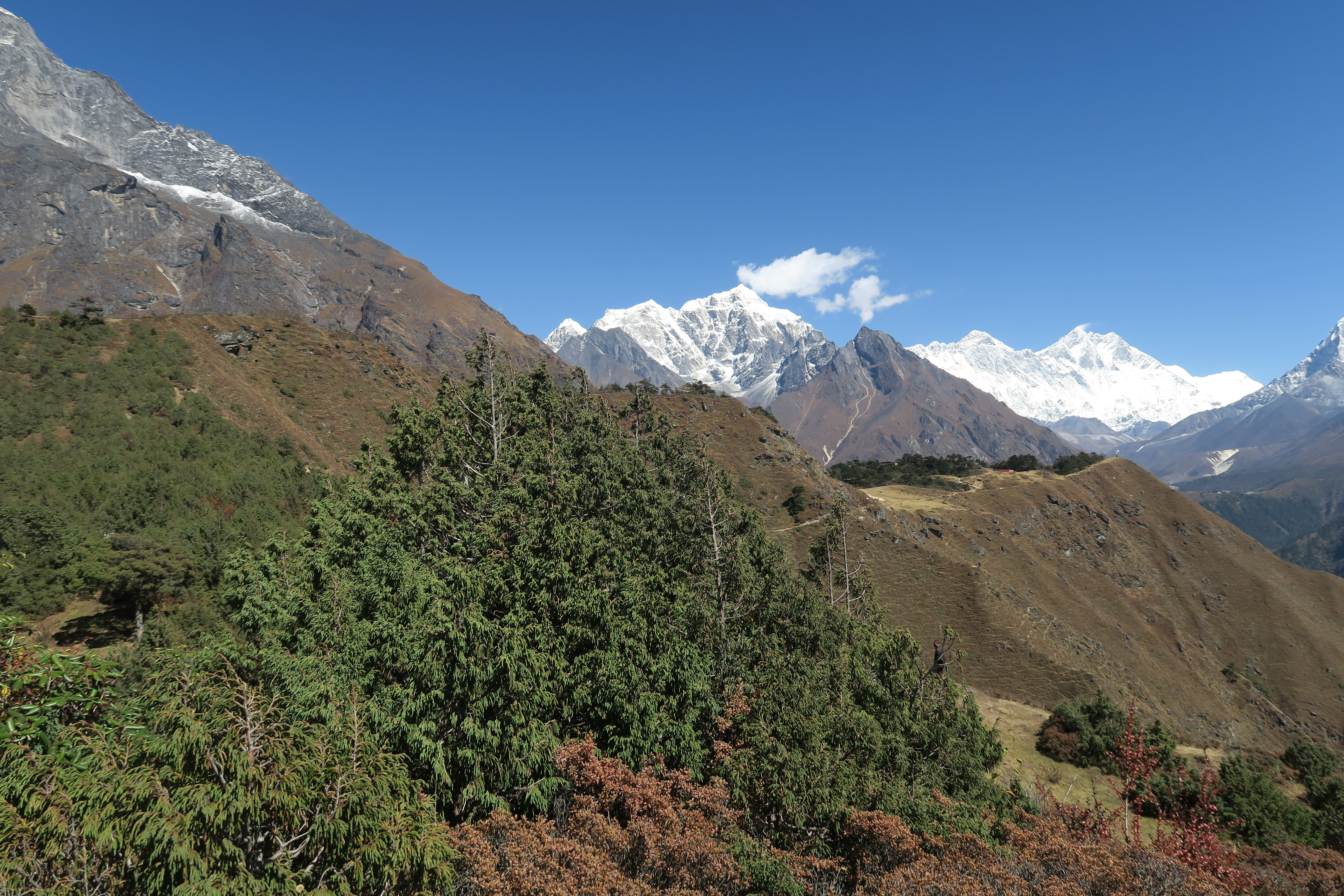 on the way to everest base camp trek