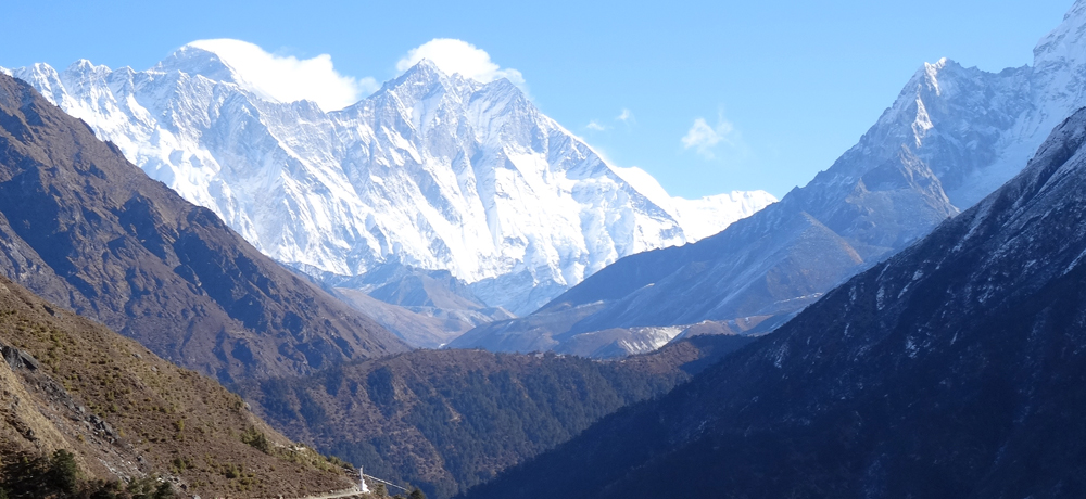 everest trek in february