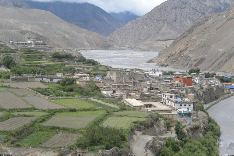 upper mustang trek route