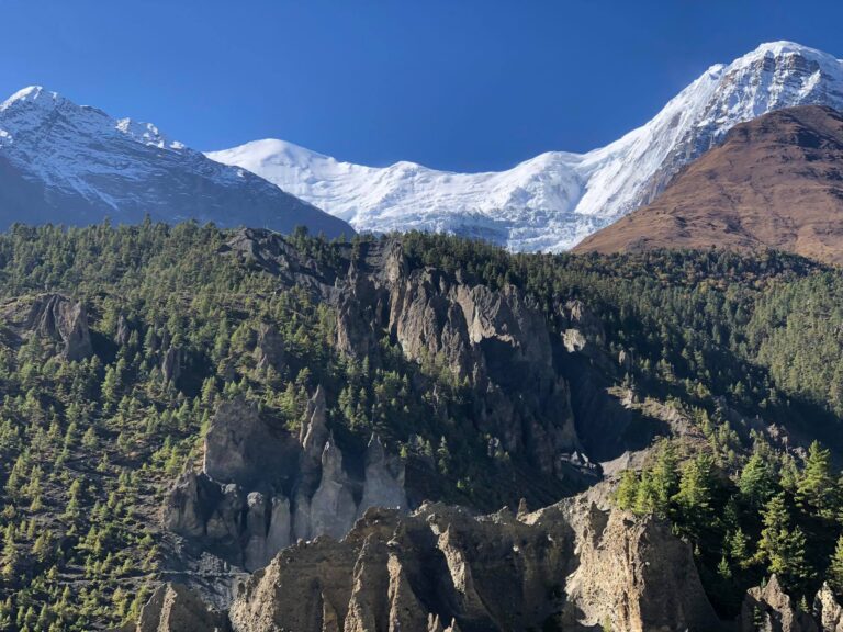 Himalayan mountain views from the Annapurna Circuit
