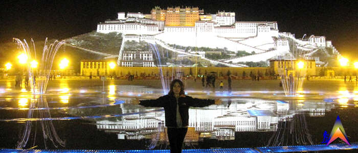 Evening view Potala Palace at Lhasa